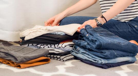 4 Ways to Recycle Old Clothes 4 Ways to Recycle Old Clothes